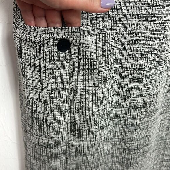 Tahari White Black Crosshatch Print Sheath Dress With Pockets Size 10 - Picture 2 of 10